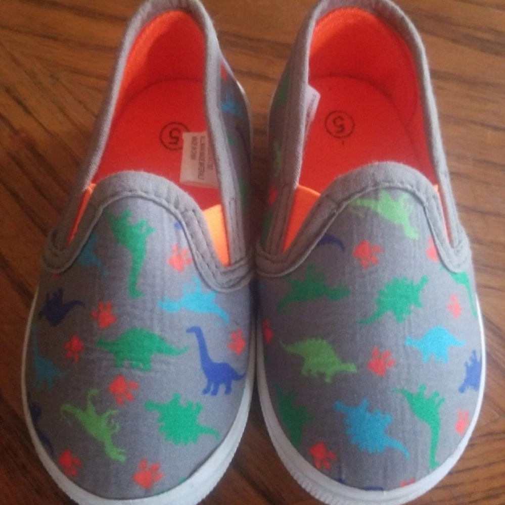 Toddler shoes size 5 - Picture 1 of 2